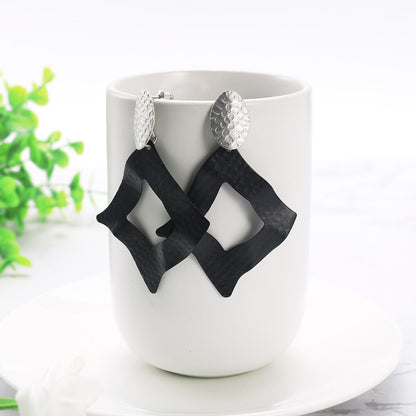 Women's Geometric Pattern Drop Earrings