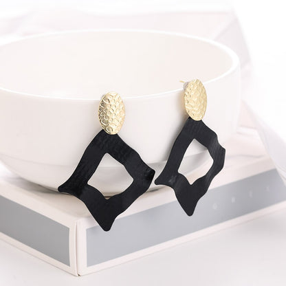 Women's Geometric Pattern Drop Earrings