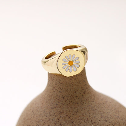 Women's Flower Graved Ring