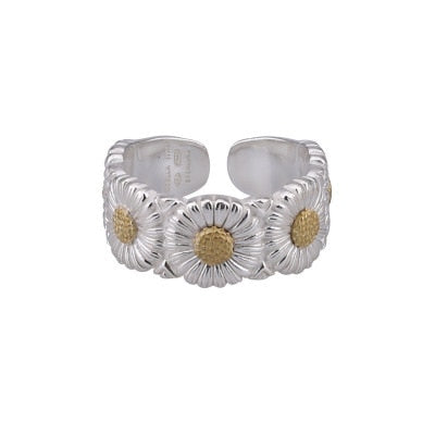 Women's Flower Graved Ring