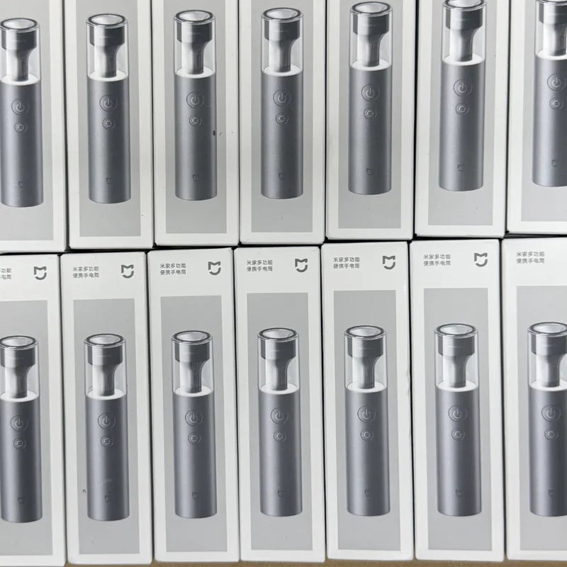 Portable Multi-Functional Flashlight 3100mAh IP65 Waterproof 1000lm Emergency Lighting