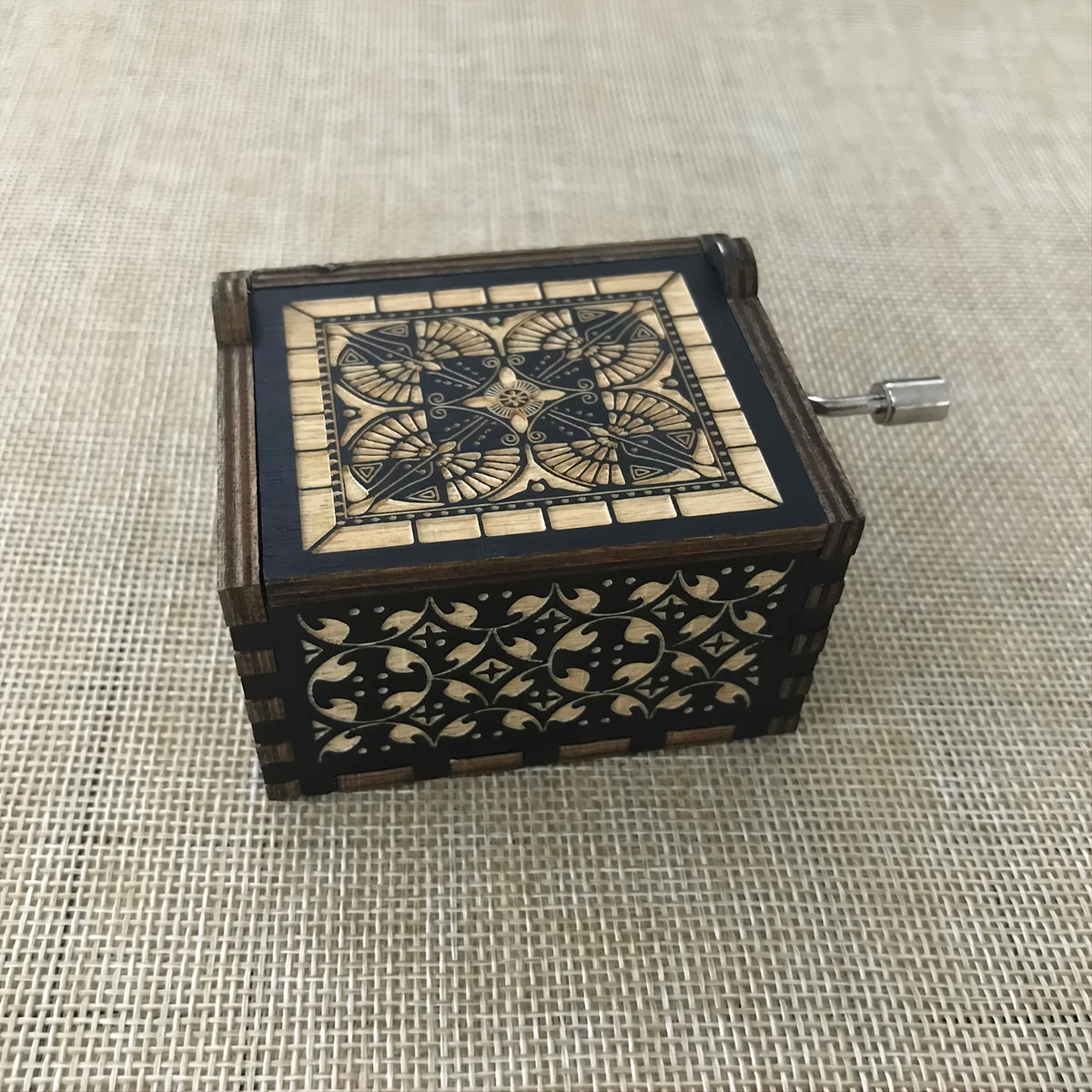 Hand Cranked Black Christmas Music Box Wooden Antique Carved Classic Theme Music f