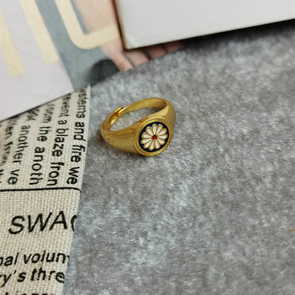 Women's Flower Graved Ring